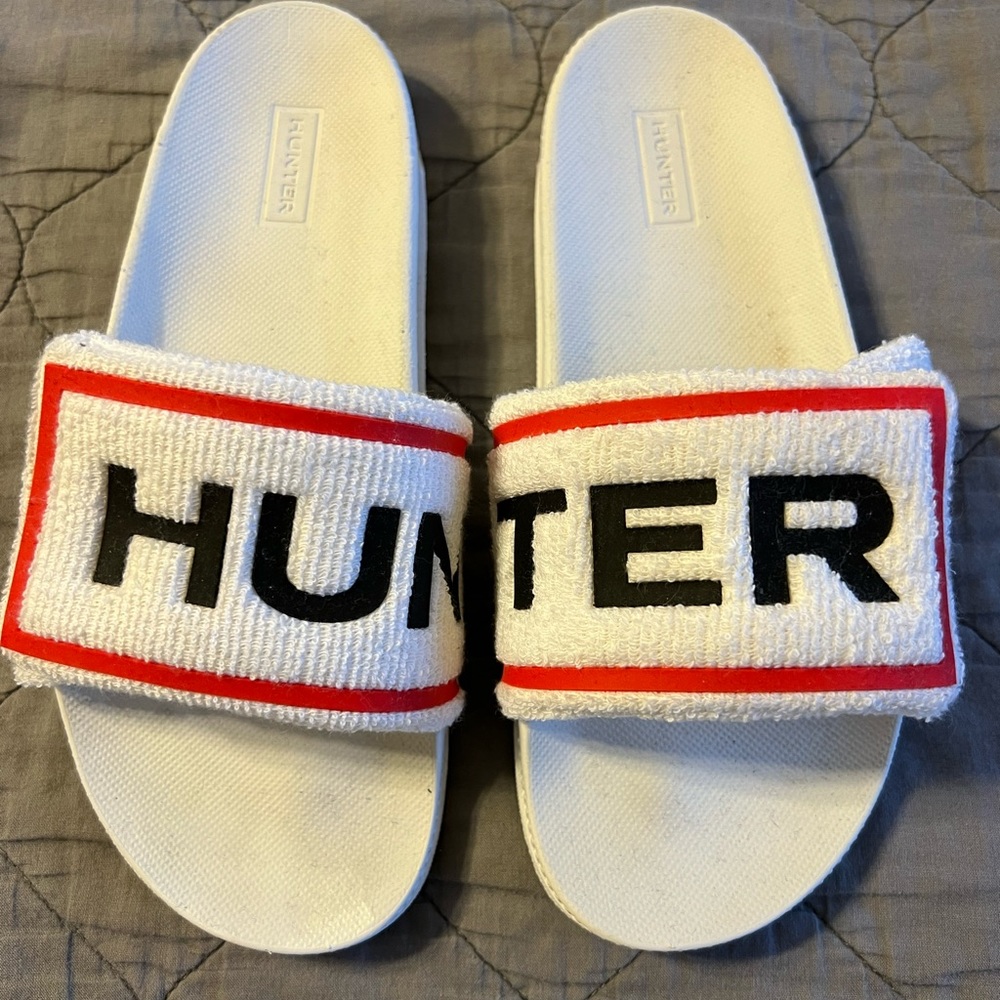 Hunter slides, white w/red & black Great condition. Worn a handful of times